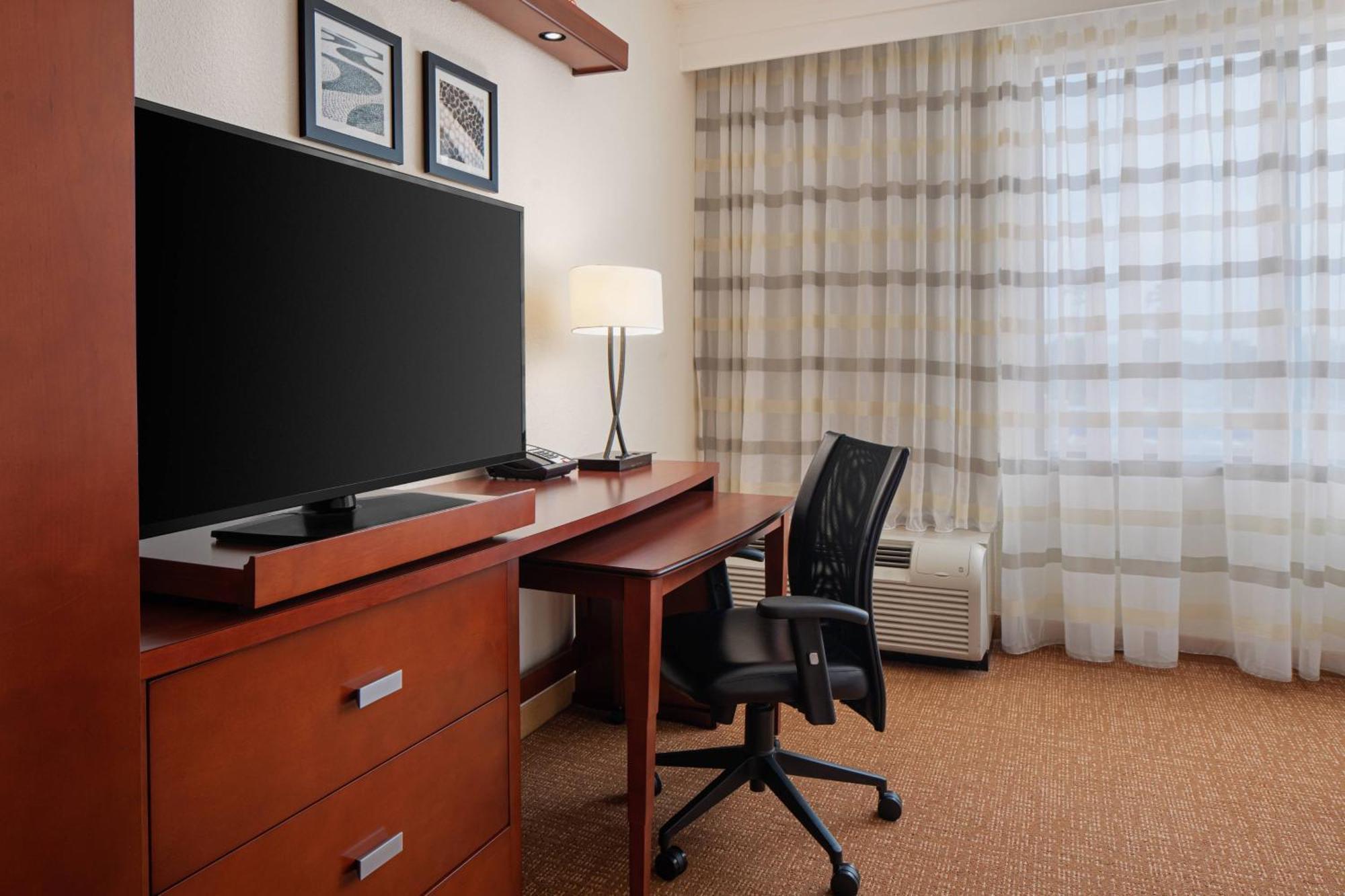 Courtyard By Marriott Houston Kingwood Hotell Kinwood Exteriör bild